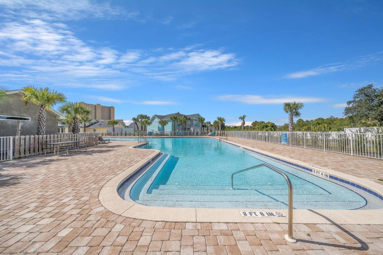 Travelodge By Wyndham / Beachfront Hotel