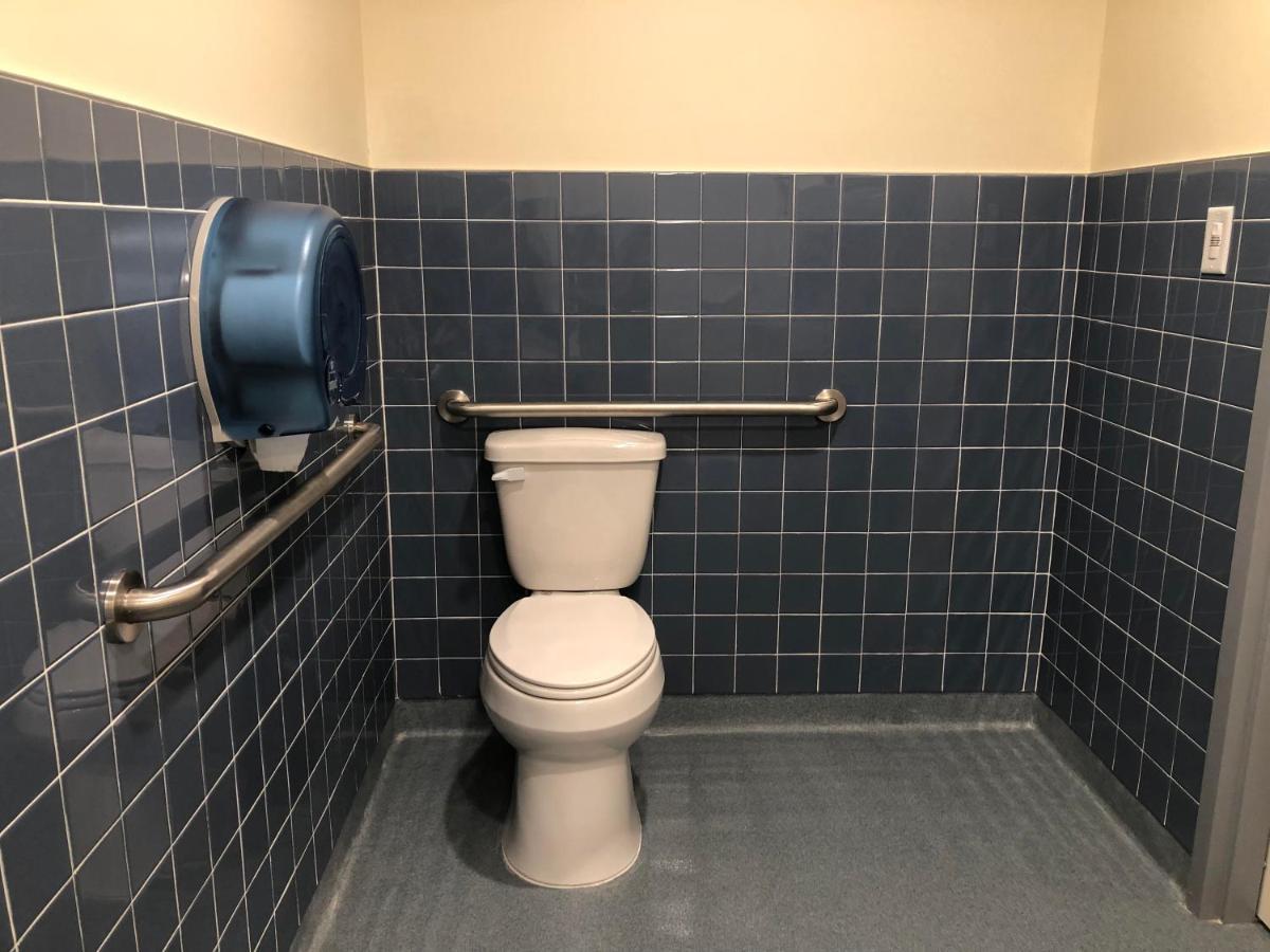 Hotel Travelodge By Wyndham / Beachfront 3*